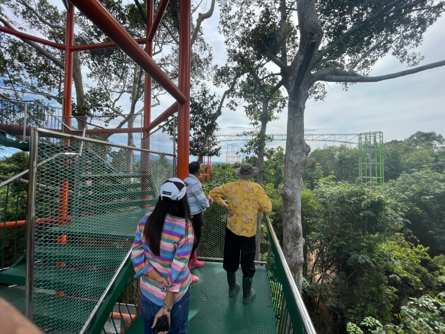 อธิการบดี ติดตามความคืบหน้างานก่อสร้าง canopy walkway