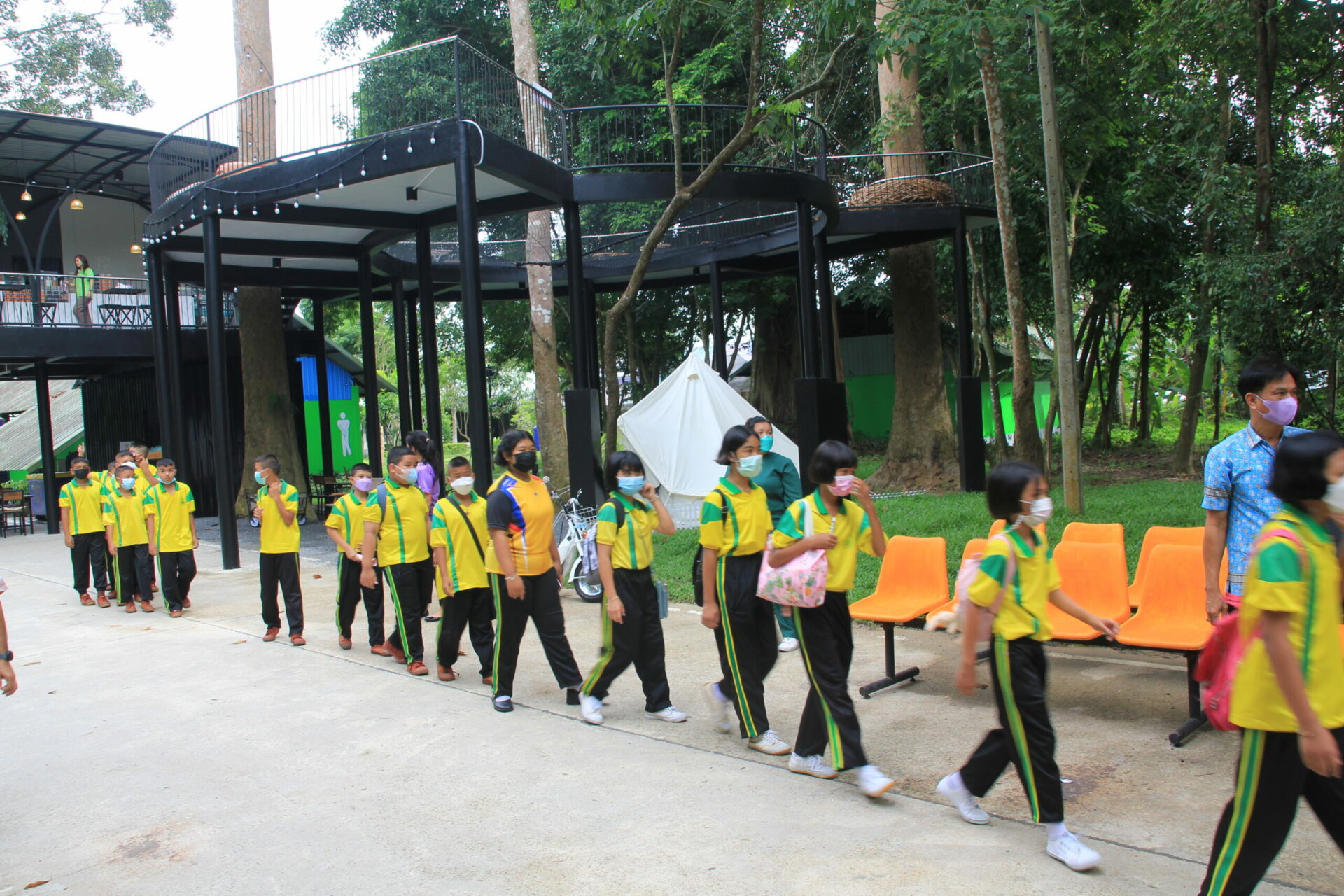 การให้บริการ โรงเรียนวัดควรชม เยี่ยมชมอุทยานพฤกษศาสตร์