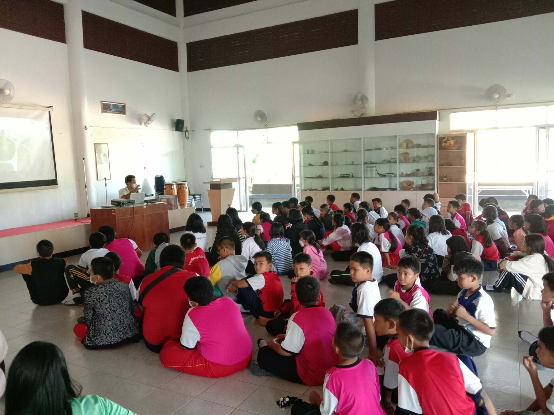 ค่ายวิทยาศาสตร์ โรงเรียนสุทธิ์รักษ์ จังหวัดสงขลา