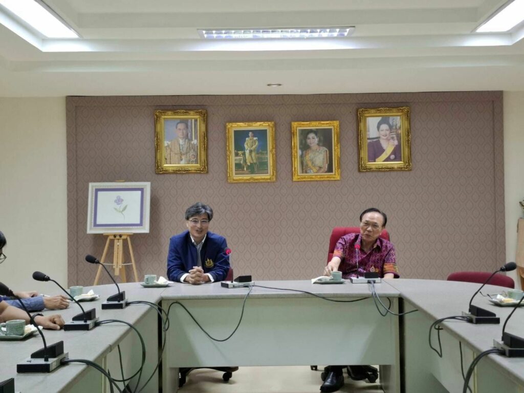 องค์การสวนพฤกษศาสตร์ ให้การต้อนรับอธิการบดีมหาวิทยาลัยวลัยลักษณ์ และคณะผู้บริหารในโอกาสเข้าศึกษาดูงานด้านการบริหารจัดการสวนพฤกษศาสตร์