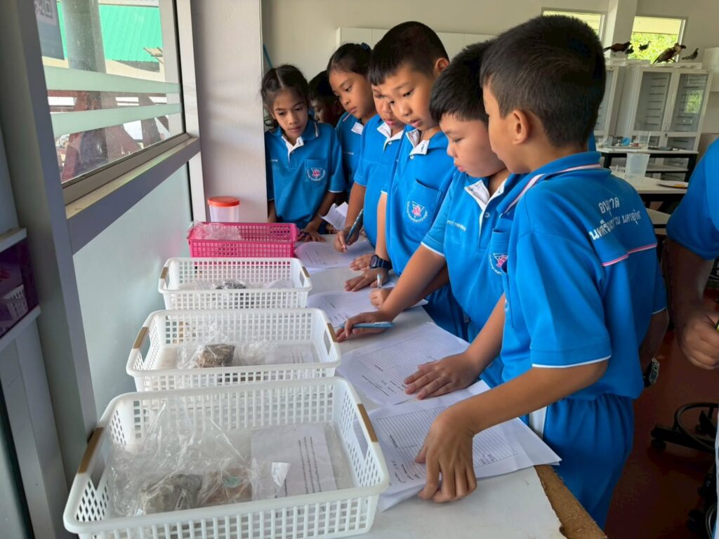 อุทยานพฤกษศาสตร์ มวล. จัดค่ายวิทยาศาสตร์ให้นักเรียนโรงเรียนอนุบาลนครศรีธรรมราช