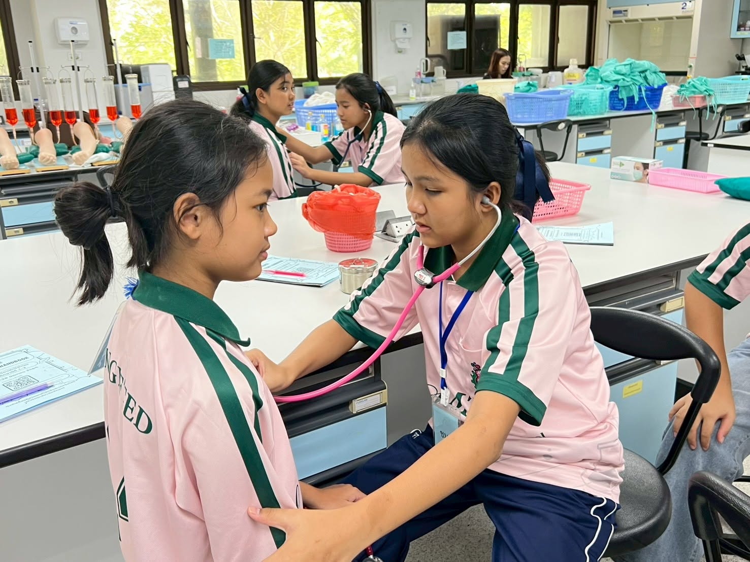 อุทยานพฤกษศาสตร์ มวล. จัดค่ายวิทยาศาสตร์ให้นักเรียนโรงเรียนสตรีพัทลุง