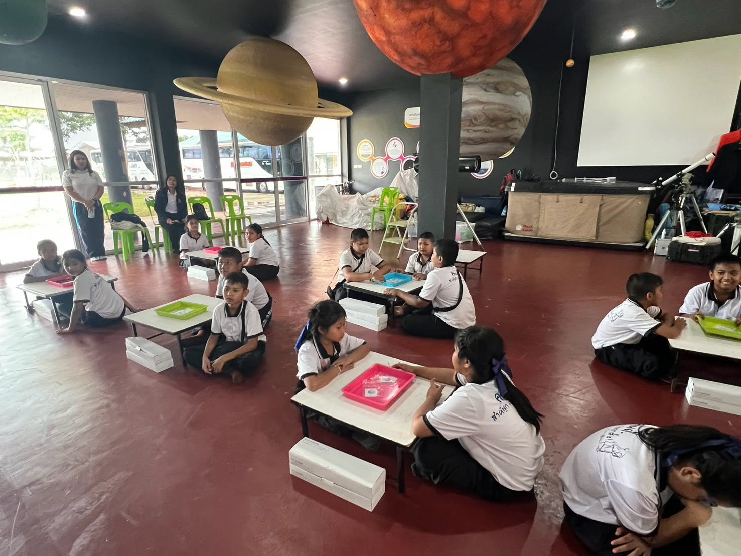 อุทยานพฤกษศาสตร์ มวล. จัดค่ายวิทยาศาสตร์ให้นักเรียนโรงเรียนบ้านยางงาม 140 คน