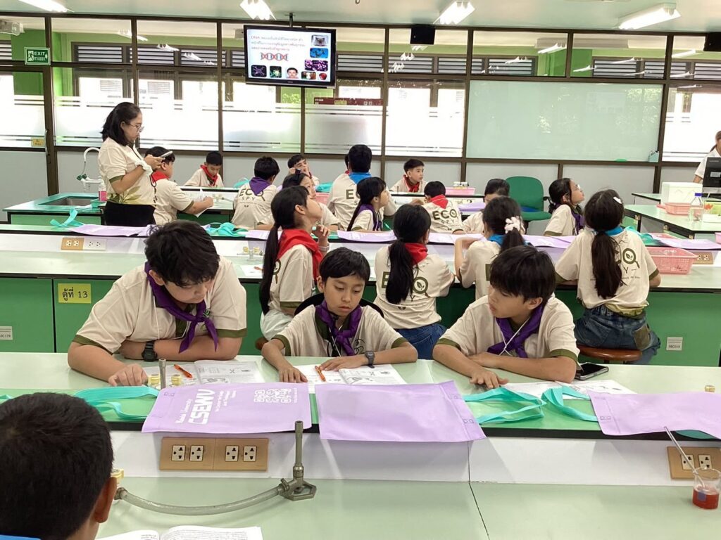 อุทยานพฤกษศาสตร์ ม.วลัยลักษณ์ จัดค่ายวิทยาศาสตร์ โรงเรียนขจรเกียรติพัฒนา 129 คน