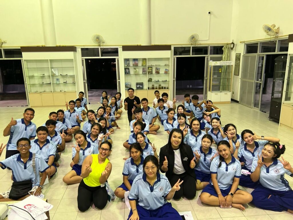 อุทยานพฤกษศาสตร์ ม.วลัยลักษณ์ จัดค่ายวิทยาศาสตร์–ภาษาอังกฤษ ต้อนรับโรงเรียนเทพมิตรศึกษา 55 คน